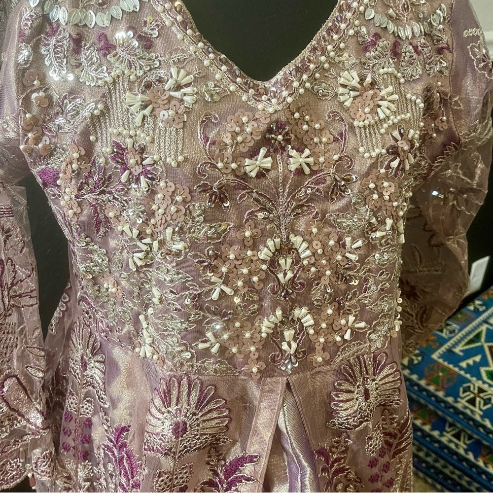 Pakistani Festive Party Wedding wear Purple/ Lilac Size Large 2 piece - Picture 9 of 15